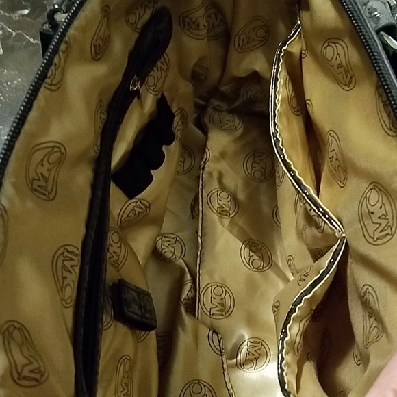 Sold - Picture 3 of 6